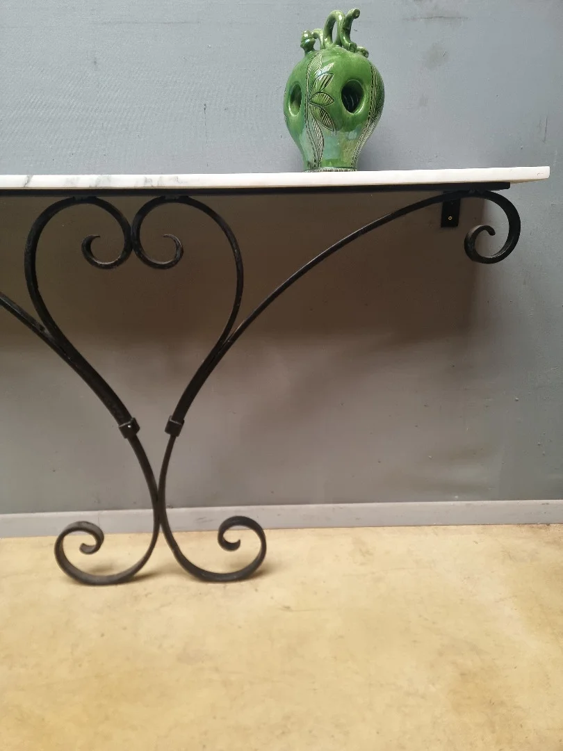 Antica console vintage in ferro battuto con piano in marmo