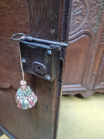 Ancienne  armoire Normande de mariage