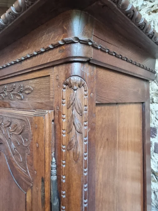 French antique  Norman wedding sideboard X.X c.th