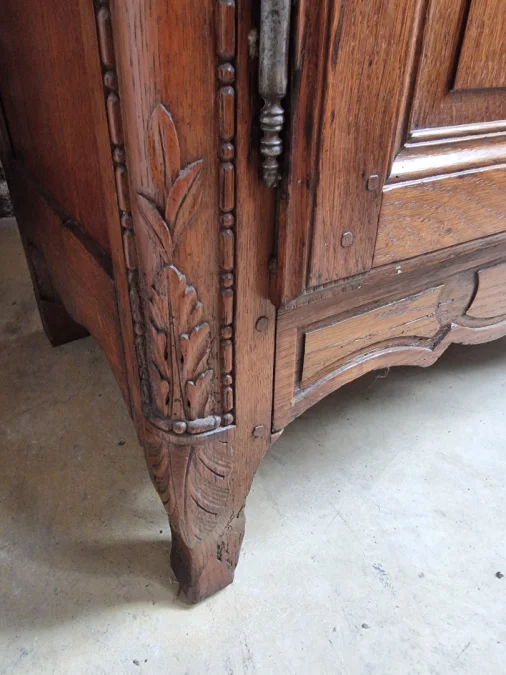 French antique  Norman wedding sideboard X.X c.th