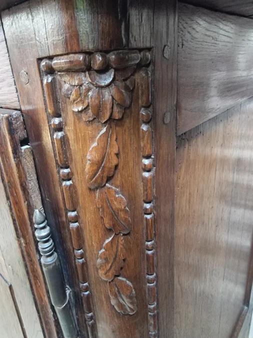 French antique  Norman wedding sideboard X.X c.th