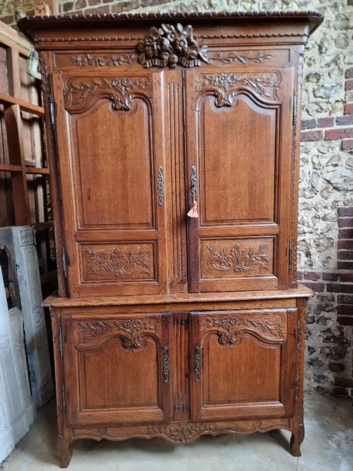 French antique  Norman wedding sideboard X.X c.th