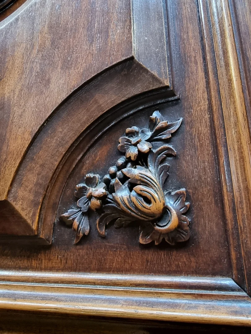 Grande armoire de château en noyer ,XIX eme