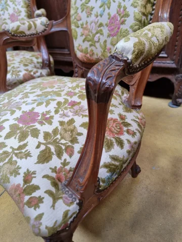 aire de fauteuils de style Louis XV