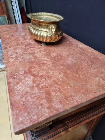 Buffet en noyer début 18eme ; — Bon état