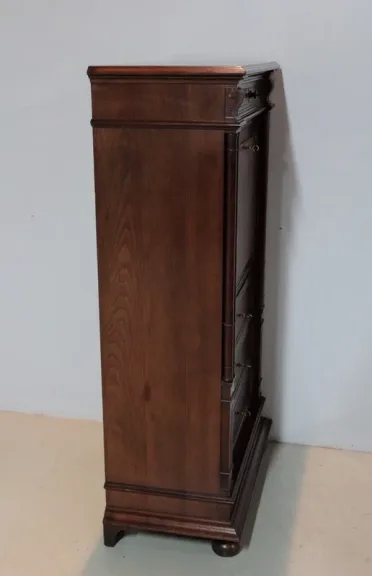 EICHE SECRETAIRE
