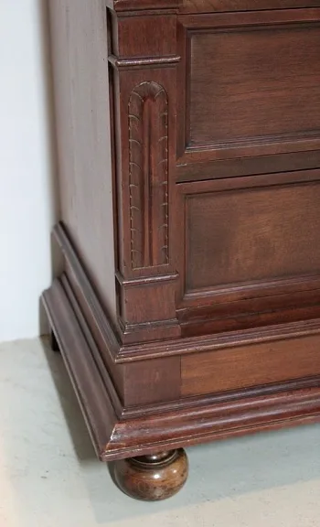 EICHE SECRETAIRE