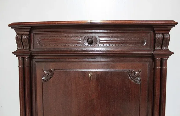 EICHE SECRETAIRE