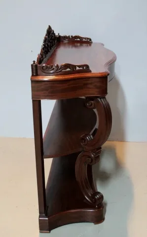 TABLA DE LA CONSOLA DEL PERIODO DE NAPOLEON III