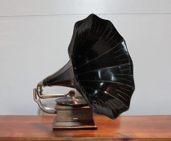 Gramophone à Pavillon XXe