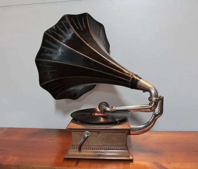 Gramophone à Pavillon XXe