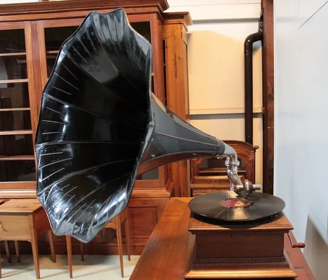 Gramophone à Pavillon XXe