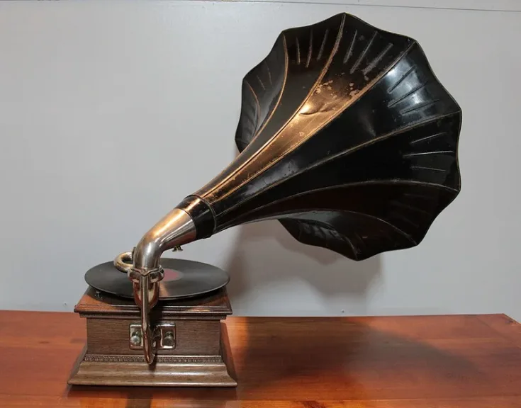 Gramophone à Pavillon XXe