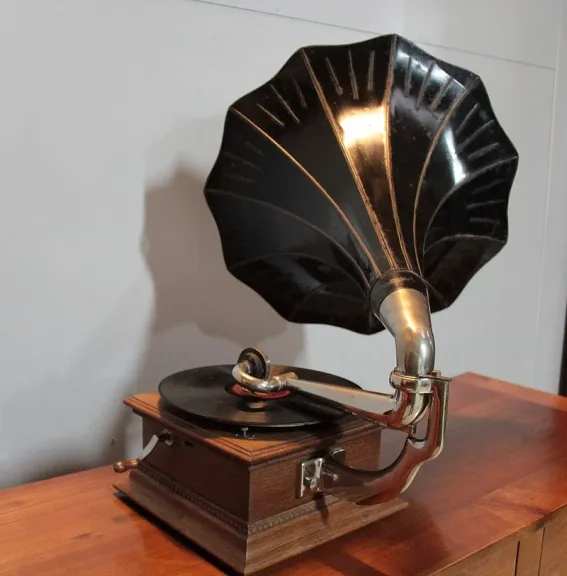 Gramophone à Pavillon XXe