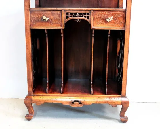 DISPLAYSCHRANK IM VIARDOT STIL