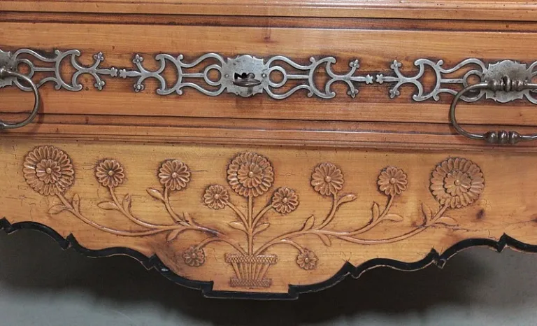 Bonnetière Charentaise Louis XV en Merisier XIXe