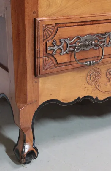 Bonnetière Charentaise Louis XV en Merisier XIXe