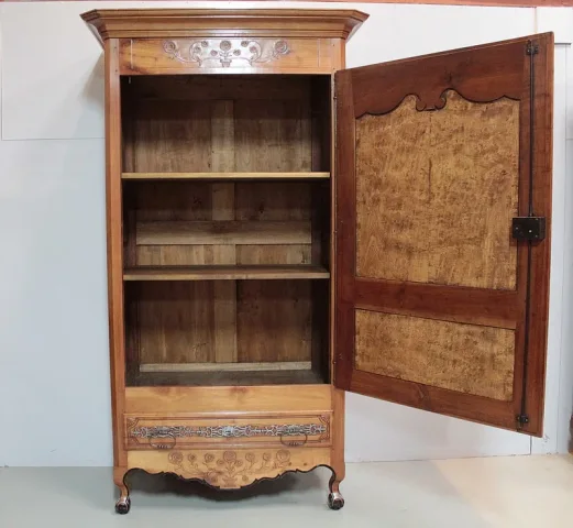 Bonnetière Charentaise Louis XV en Merisier XIXe