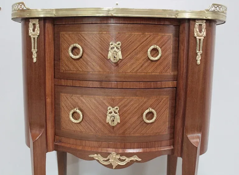 ÜBERGANGSSTIL KÜHLSCHRANK