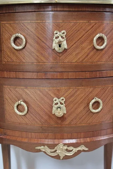 ÜBERGANGSSTIL KÜHLSCHRANK