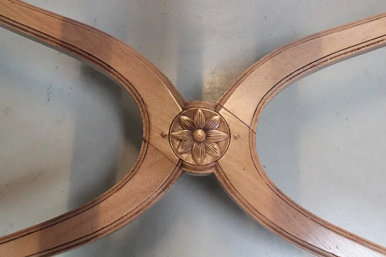 FRENCH REGENCY STILTISCH