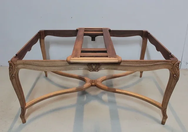 Table de Style Régence en Hêtre  XXe