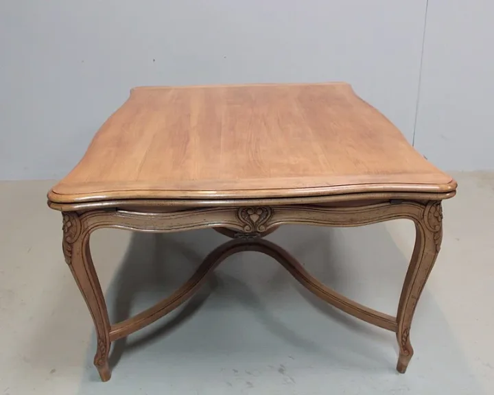 FRENCH REGENCY STILTISCH