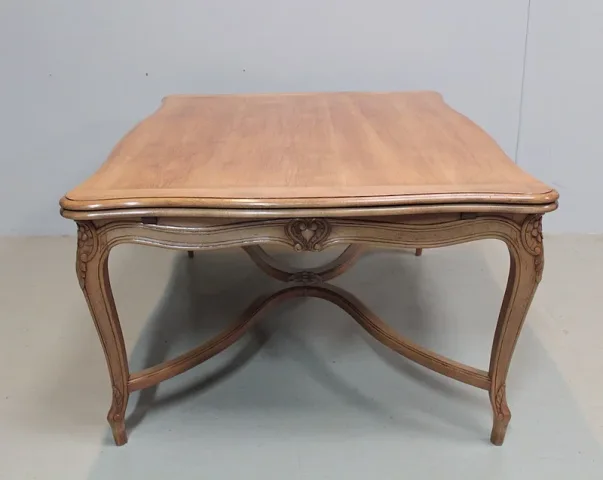 Table de Style Régence en Hêtre  XXe