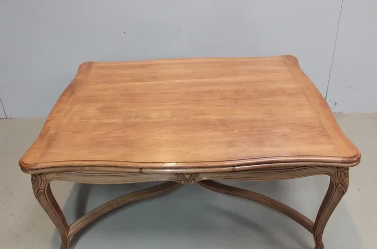 FRENCH REGENCY STILTISCH