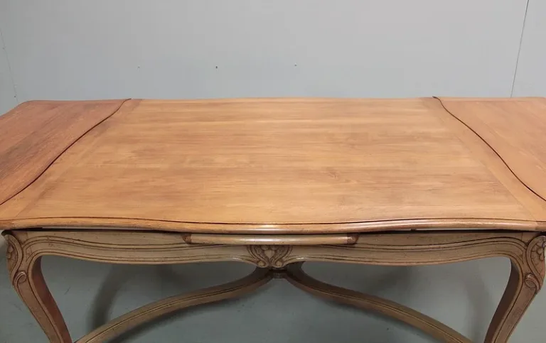 FRENCH REGENCY STILTISCH