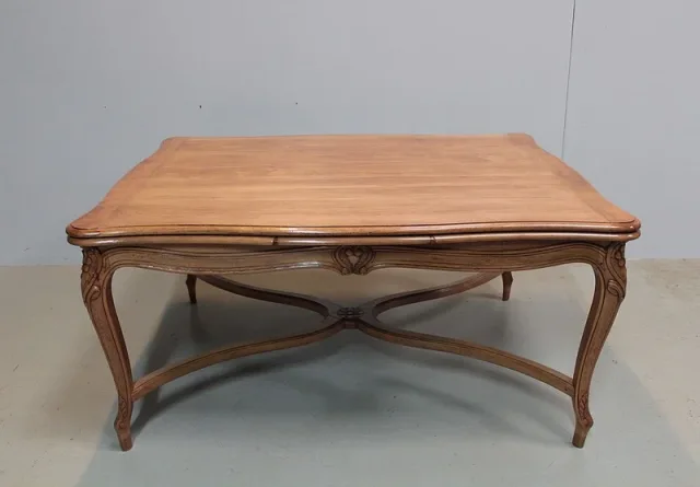 Table de Style Régence en Hêtre  XXe