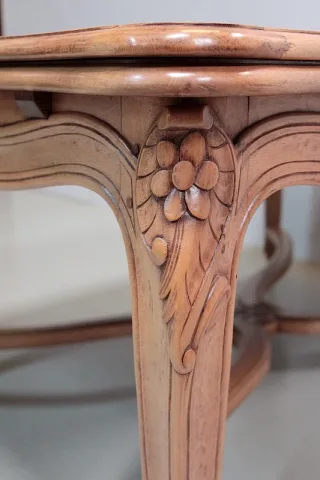 Table de Style Régence en Hêtre  XXe