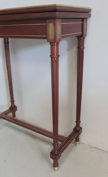 LOUIS XVI STIL KARTENTISCH