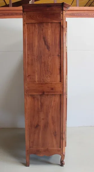 LOUIS XV STIL ARMOIRE