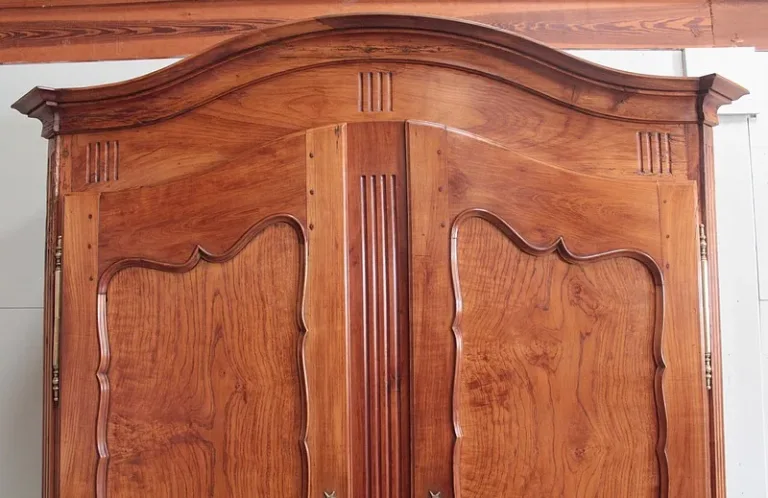 LOUIS XV STIL ARMOIRE