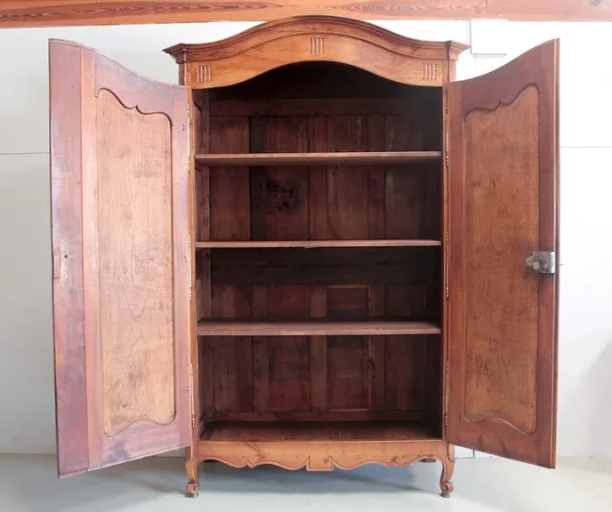LOUIS XV STIL ARMOIRE