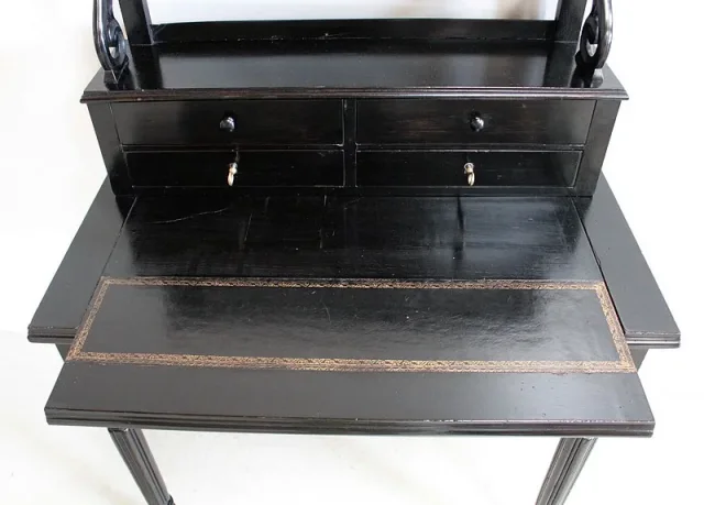 NAPOLEON III PERIOD DESK