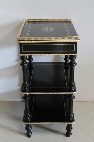 NAPOLEON III PERIODO WHATNOT