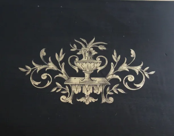NAPOLEON III PERIODO WHATNOT