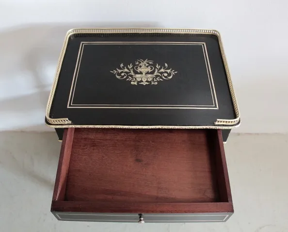 NAPOLEON III PERIODO WHATNOT