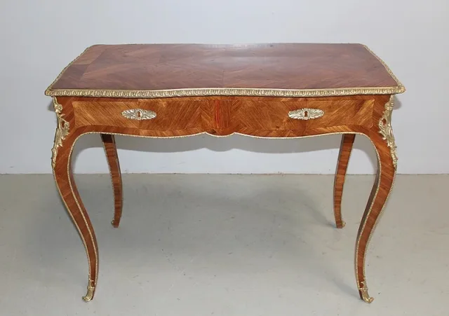LOUIIS XV STYLE TABLE