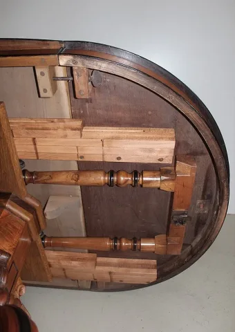 FRENCH EXTENDING TABLE