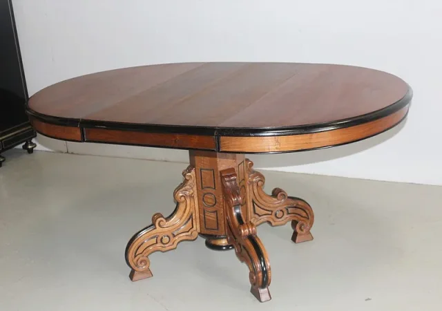 FRENCH EXTENDING TABLE