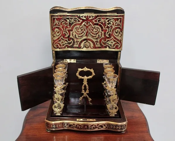 DECANTER BOX