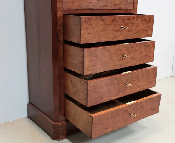SECRETAIRE