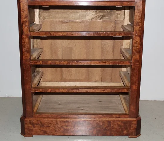SECRETAIRE