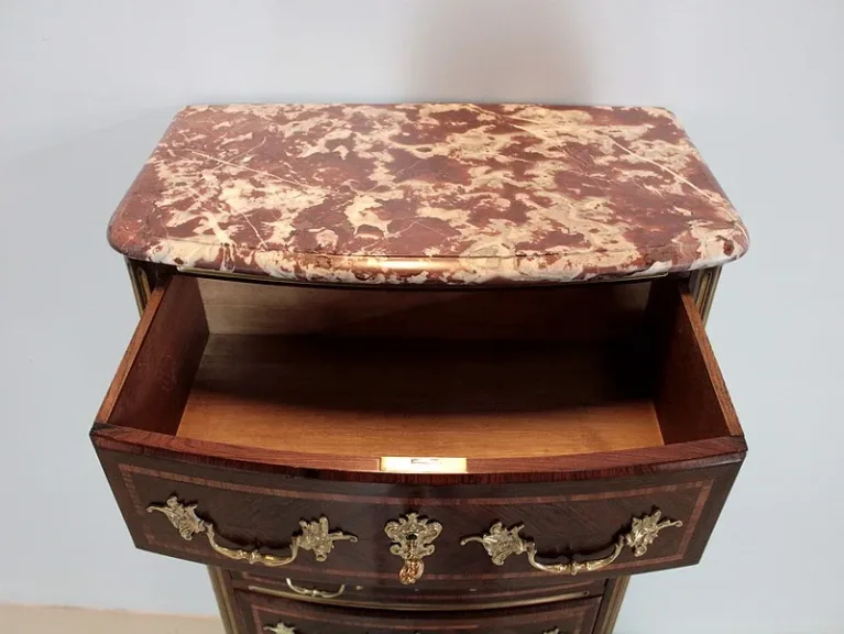 SECRETAIRE BRUST