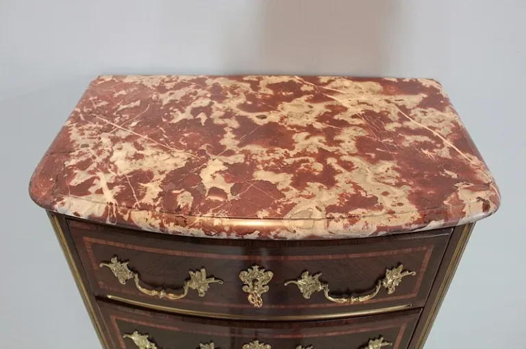 SECRETAIRE BRUST