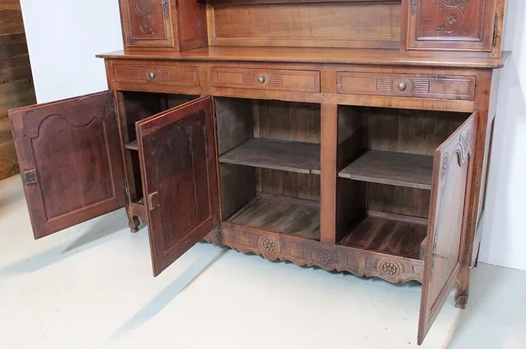 LOUIS XIV-LOUIS XV STILBUFFET