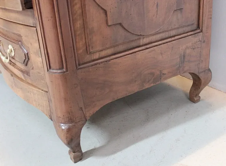 Commode REGENCE en Noyer XVIIIe